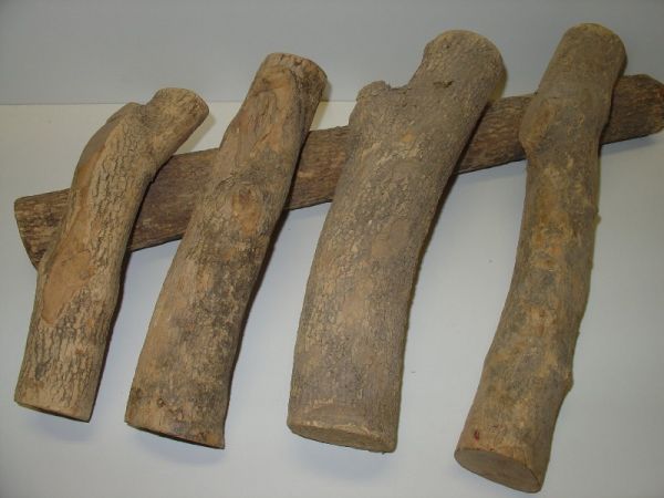 Tronquitos de madera de boj del Pirineo