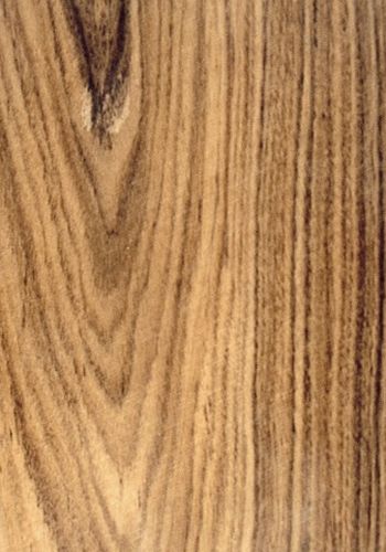 madera de palo santo amazonas de color marrón violáceo con vetas negras