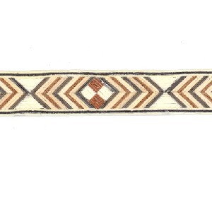 greca estilo mudéjar en colores verde blanco y naranja en forma de medios rombos