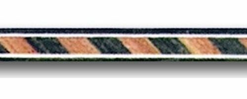greca de madera compuesta de palo rosa y chapa negra en espiga alterna con doble filete longitudinal en blanco y negro.