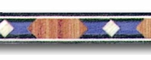greca de madera compuesta de fajeado transversal en palo rosa, con intercalado de cuerpo azul con rombo blanco y fileteado longitudinal en blanco y negro.