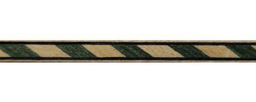 greca de madera con piezas verde y blanco en diagonal enmarcadas por filete longitudinal negro