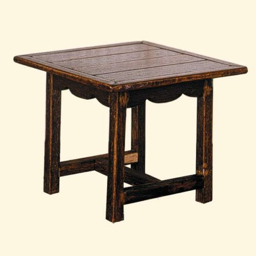 imagen de mesa de cocina cuadrada, en madera de nogal en miniatura para casa de muñecas, con patas rectas y faldón ondulado