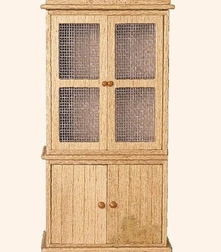 imagen de despensa de madera de haya, en miniatura para casa de muñecas, con dos cuerpos, el superior con vitrina cerrada con tela de gallinero