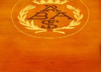 Chapeado y marquetería escudo Real Academia de Bellas Artes de San Fernando
